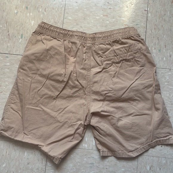 H&M khaki shorts - Picture 3 of 3